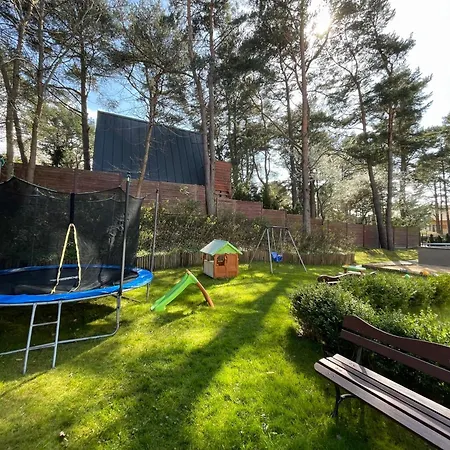 Z Ogrodkiem, Basen, Garaz, 4 Pory Roku