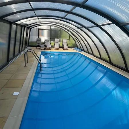 Z Ogrodkiem, Basen, Garaz, 4 Pory Roku Jastrzębia Góra