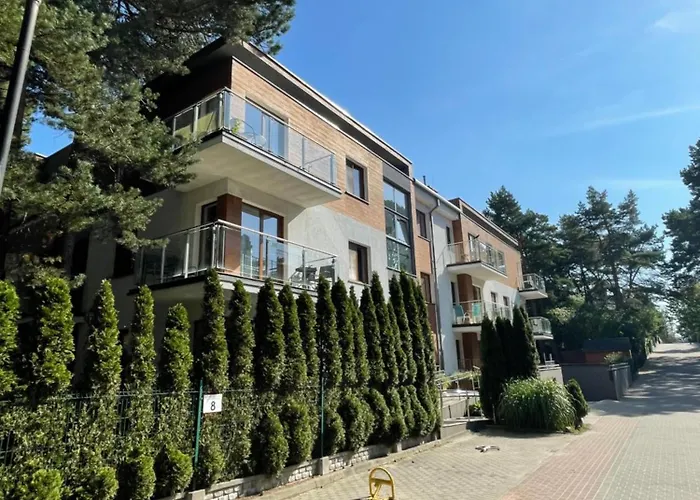 Z Ogrodkiem, Basen, Garaz, 4 Pory Roku * Jastrzębia Góra