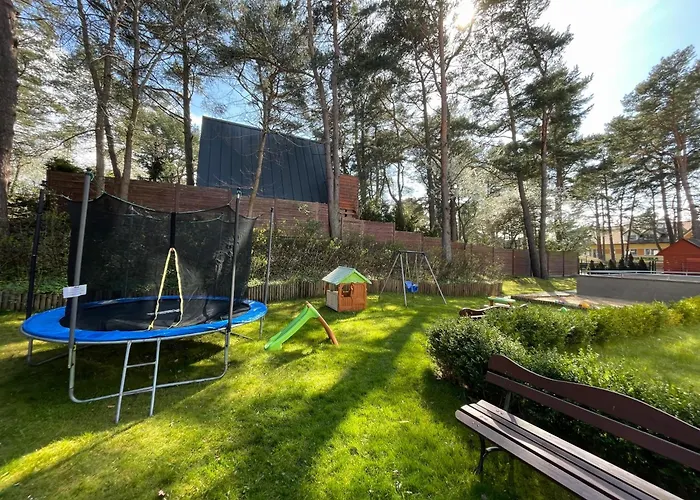 Z Ogrodkiem, Basen, Garaz, 4 Pory Roku