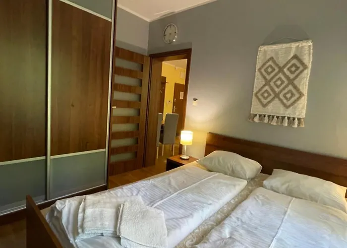 شقة Z Ogrodkiem, Basen, Garaz, 4 Pory Roku Jastrzębia Góra